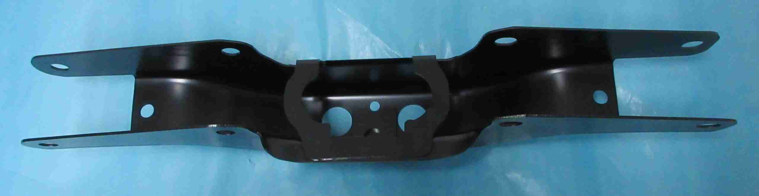 1966 - 69 B BODY 4 SPEED TRANSMISSION CROSSMEMBER