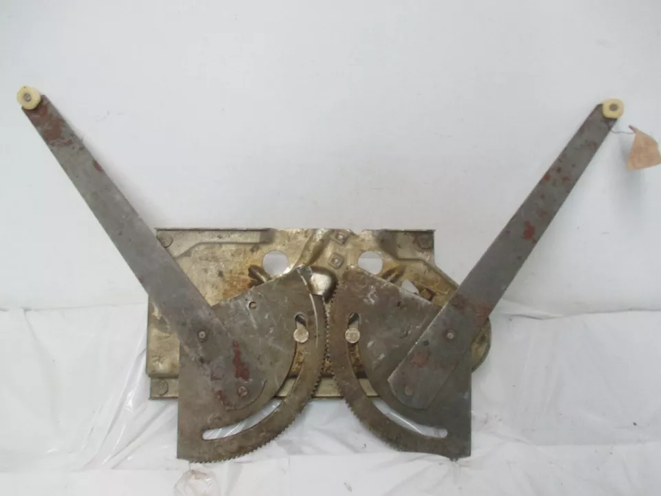 1969-71 Ply Dodge Chry C-Body Wagon Pwr Rr Wind T/Gate Regulator 3454258